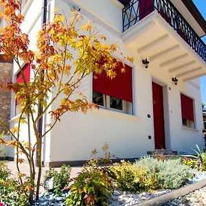 La Porta Rossa Bed & Breakfast
